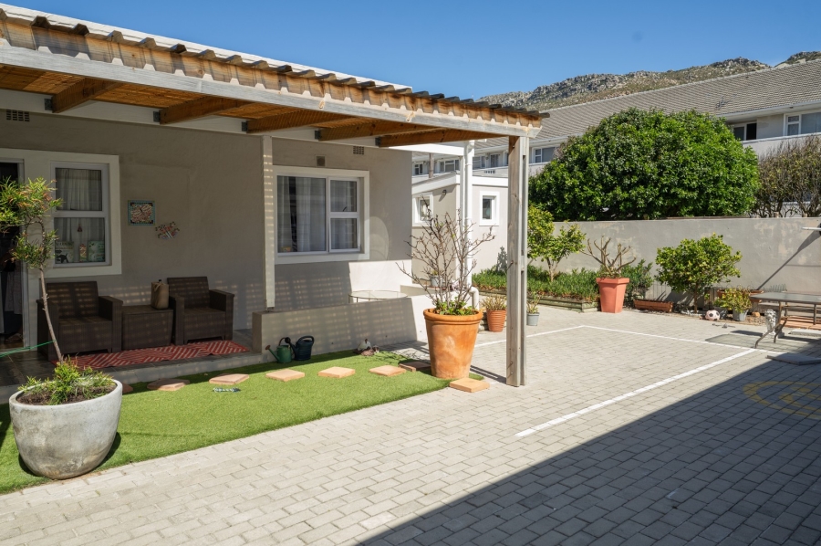 1 Bedroom Property for Sale in Fish Hoek Western Cape